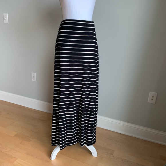 LOFT Dresses & Skirts - LOFT Women's Maxi Skirt, Black/White Stripe, Sz M